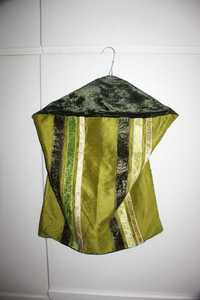 Capa quadrada com vários tons de Verde cetim e veludo ZARA HOME 49 cm