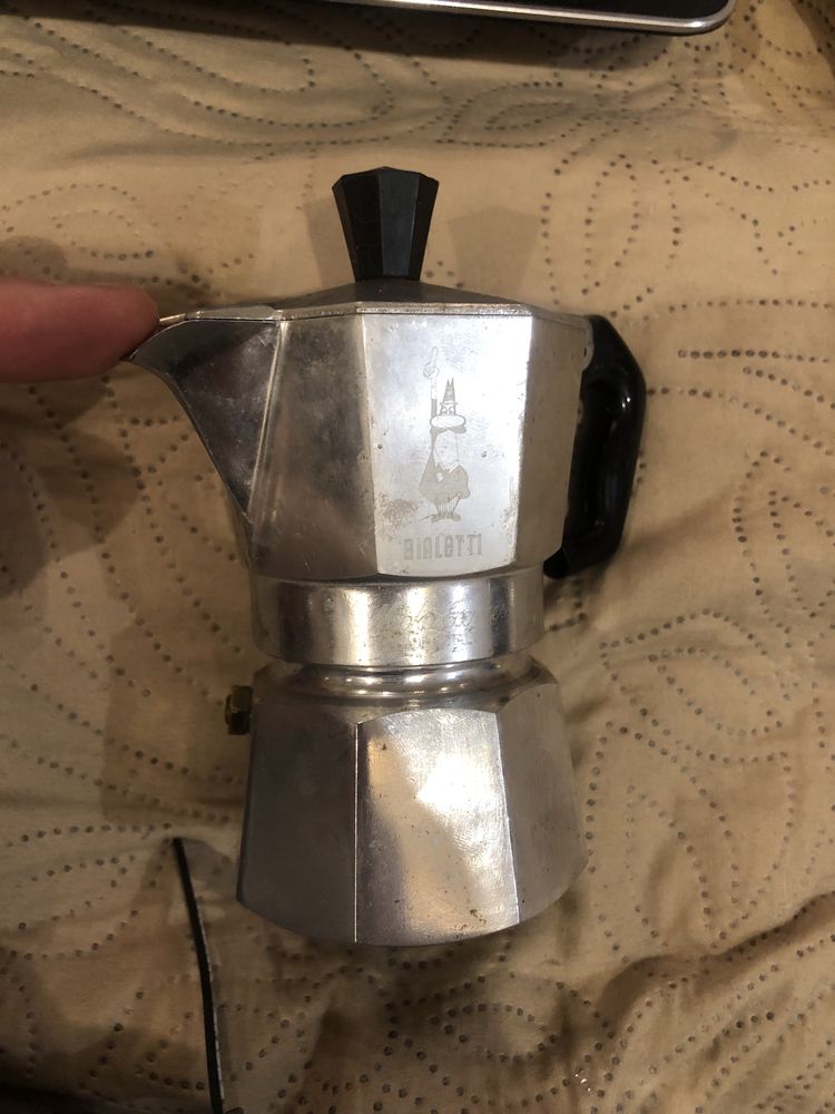 Гейзерная кофеварка Bialetti