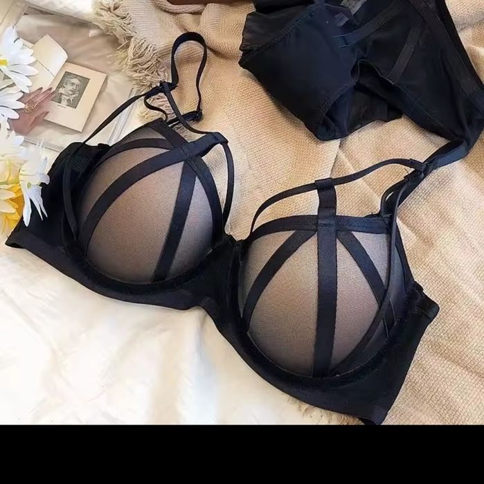 Бюстгальтер жіночий