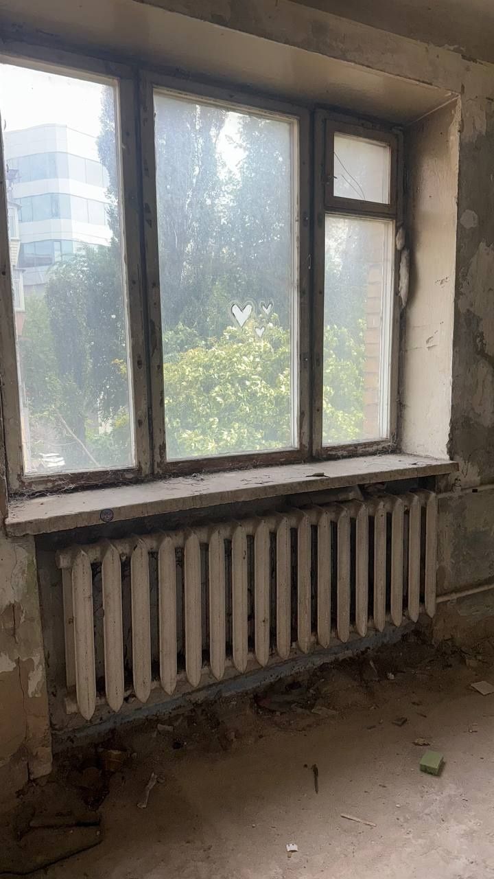 Дарницька площа. Миру проспект. Дарниця метро.