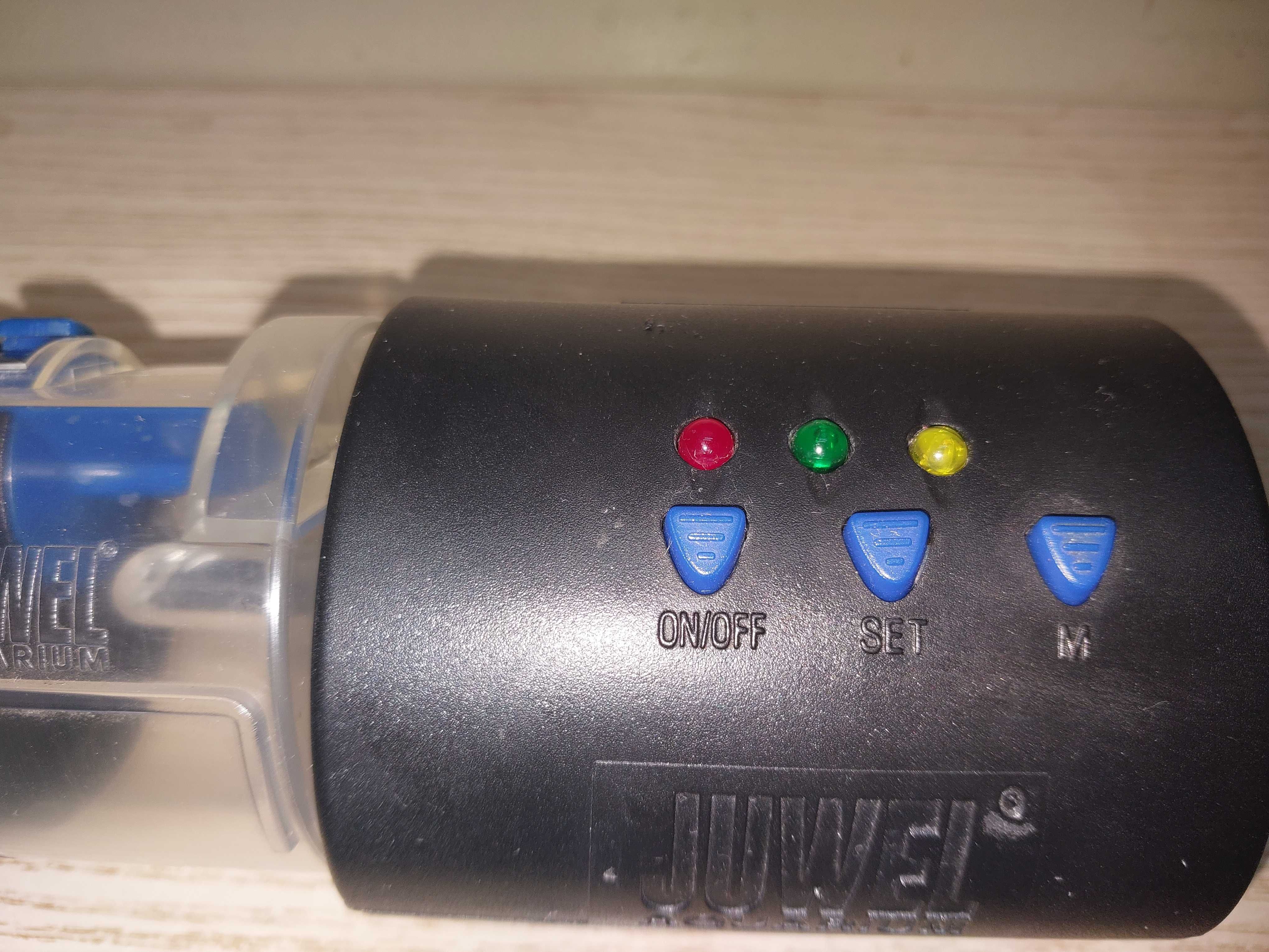Karmnik automatyczny JUWEL