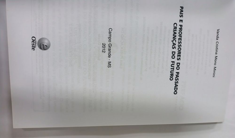 Pais e Professores do Passado Crianças do Futuro