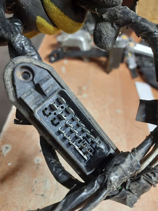 Проводка передніх лівих водійських дверей Мерседес МЛ w163 A1635408209