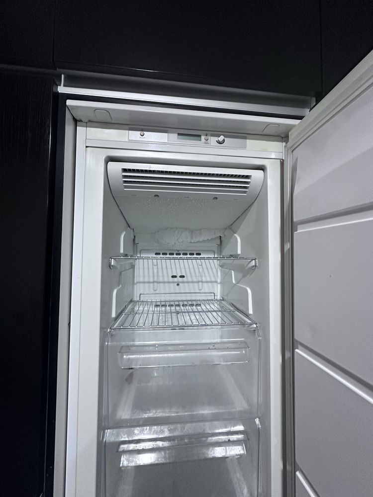 120€ - Frigorifico e Arca Vertical de encastre