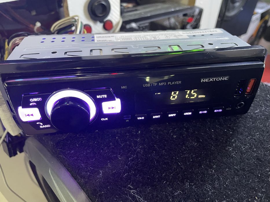 Автомагнітола з блютузом