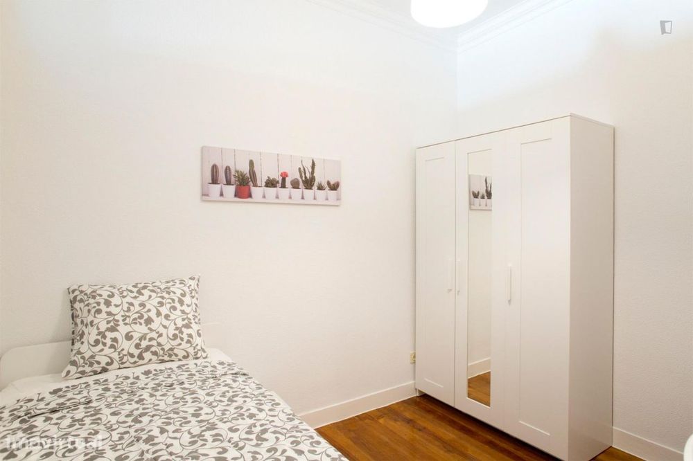 134431 - Quarto com cama de solteiro em...