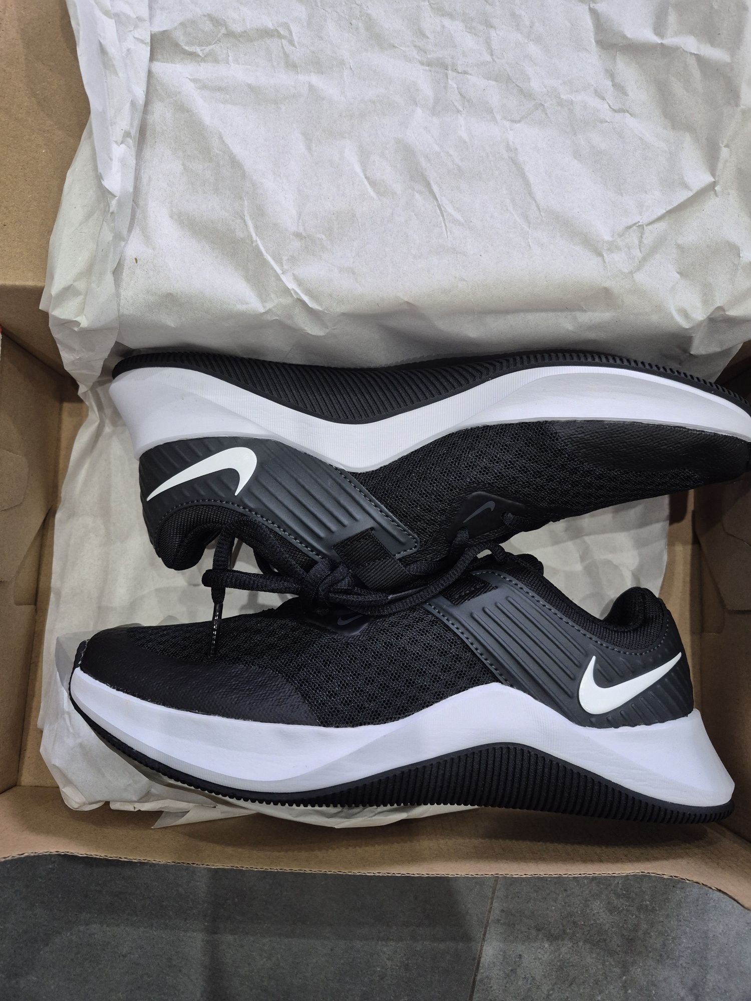 Buty damskie Nike MC trainer 38,5