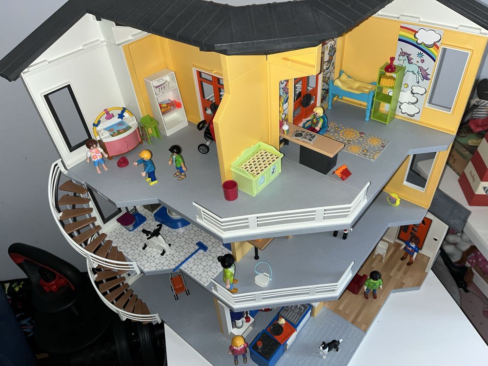 Duzy Domek Playmobil 9266+ meble, ludziki i alcwsoria
