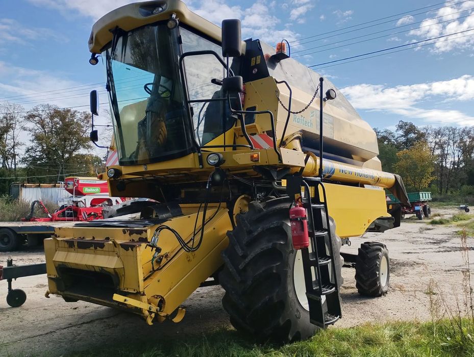 New Holland TC5070  + heder 5m + wózek