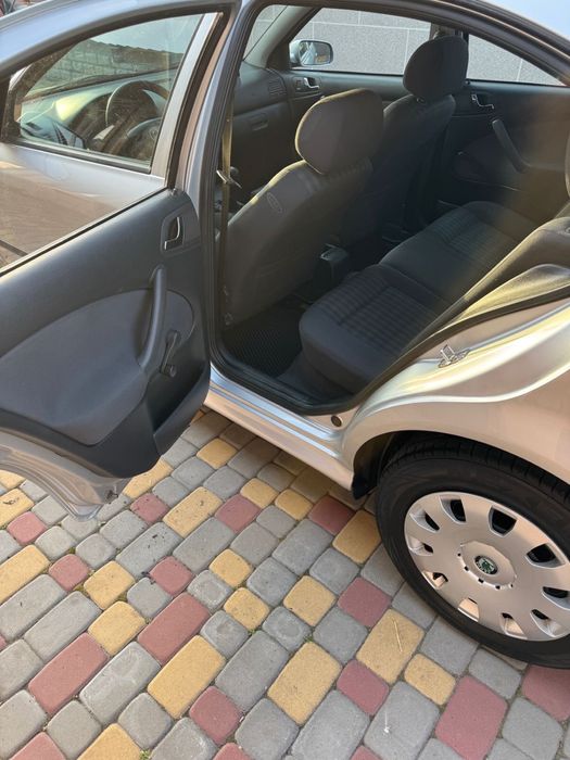 Продам SKODA OKTAVIA 1.6mpi
