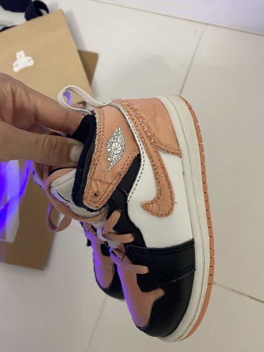 Кросівки nike jordan для дівчинки