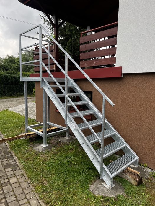 Schody ocynk metalowe stalowe techniczne kratownica