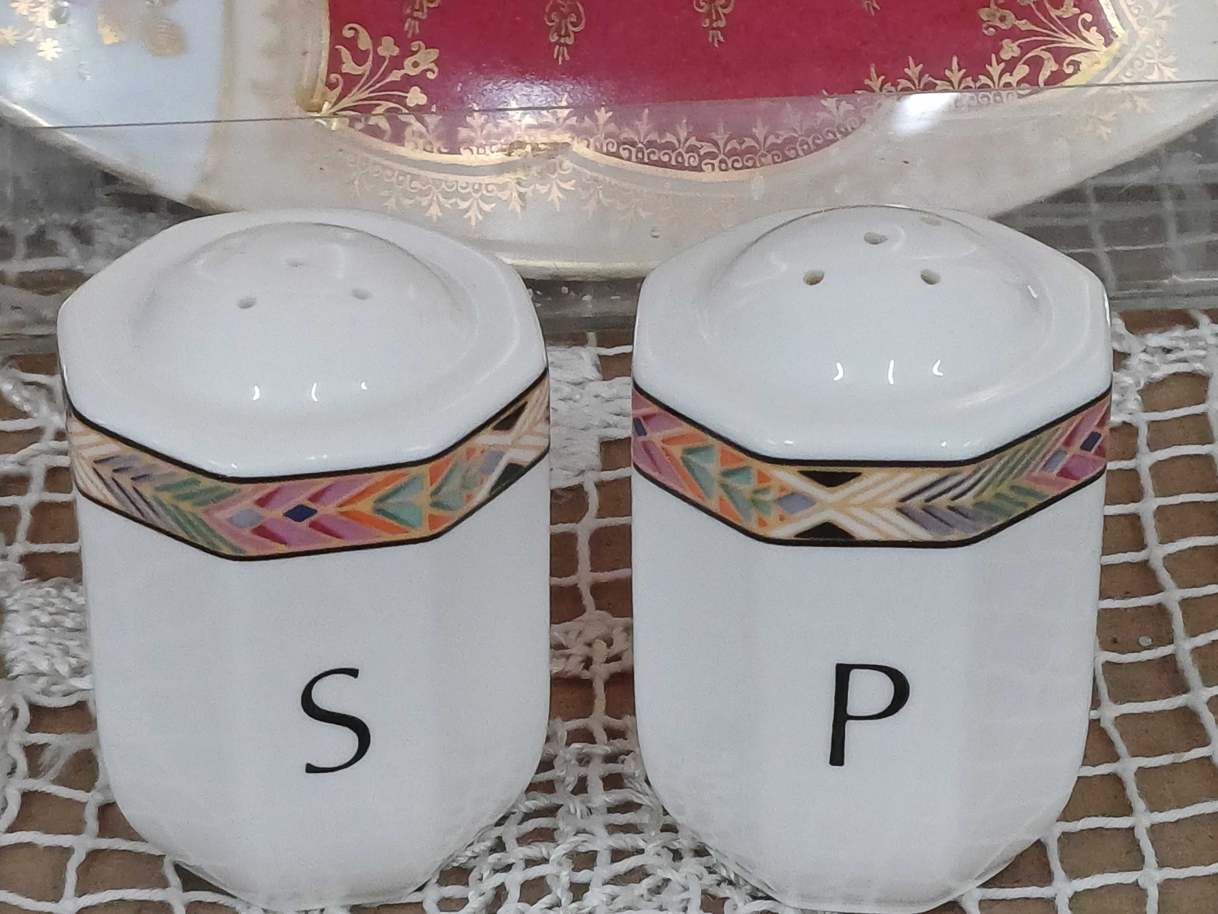 Pieprzniczka i solniczka porcelana Villeroy Boch (P.60)