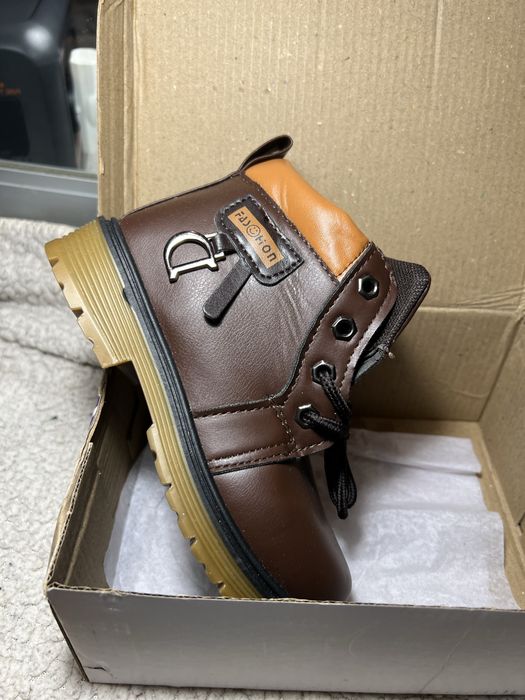 Нове взуття хлопчику ботінки