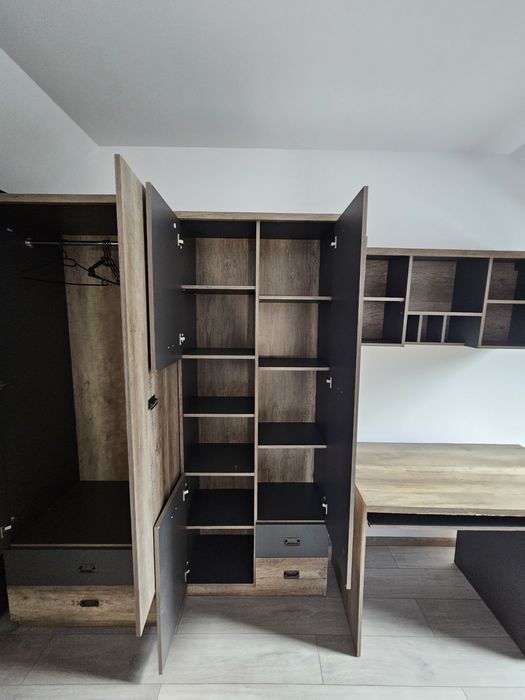 Sprzedam zestaw mebli