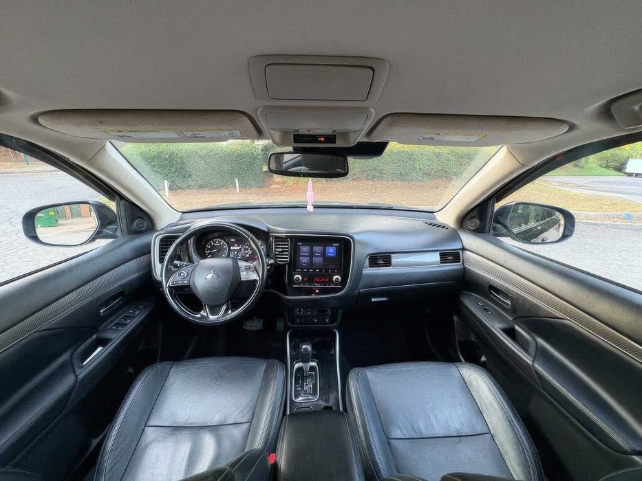 Mitsubishi Outlander SE S-AWC      2020