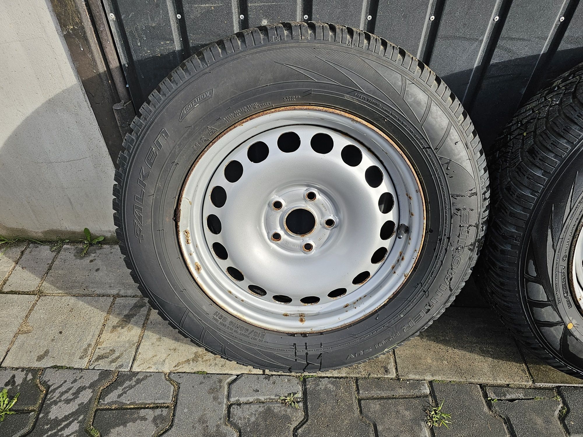 Koła Zimowe Felgi Opony 215/65R16 Falken VW Tiguan