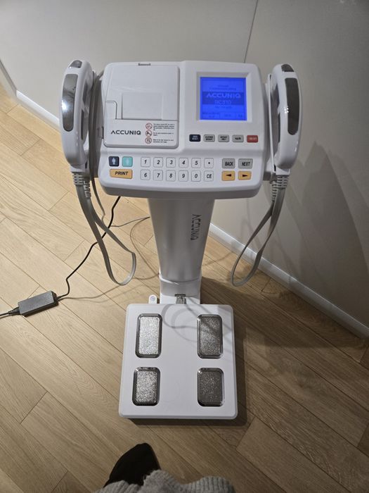 Analizator masy ciała- waga ACCUNIQ SELVAS BC310 z 2024r.