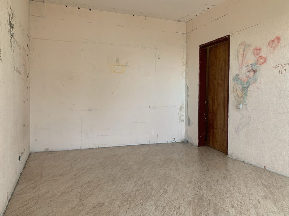 Продаж 2кв. 56м. Вул. Харьківське шоссе 148 Метро 10 хвилин. Терміново