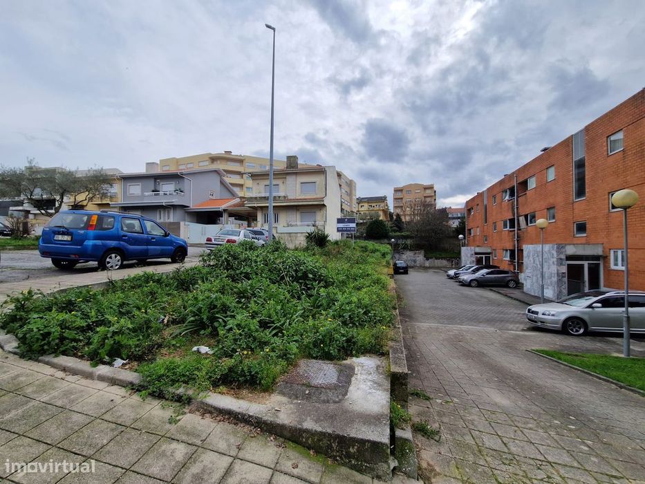 Terreno Exclusivo com Licença de Construção - Baguim do Monte