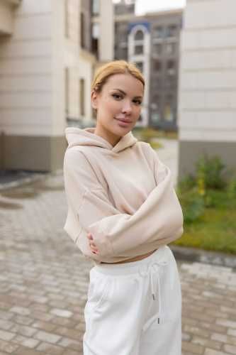 Бежевая худи оверсайз