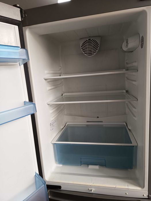 Frigorífico combinado Balay , usado com         algumas marcas