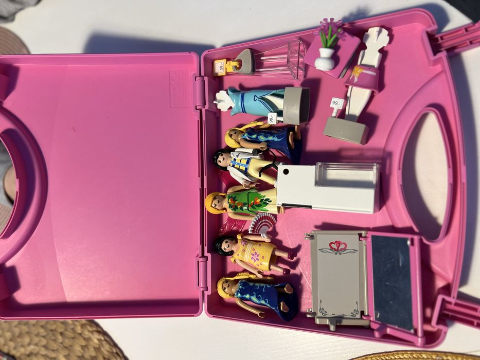 Zestaw sklep Playmobil kilka ludzików więcej.