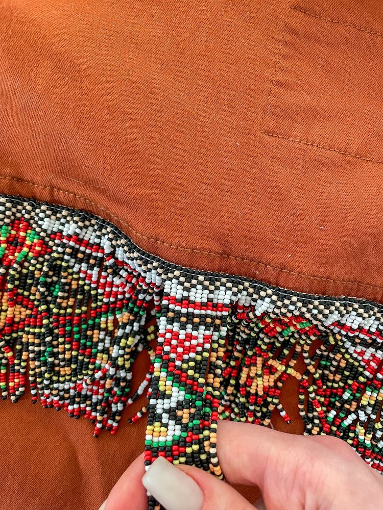 Ручная вышивка из чешского бисера, работа на заказ