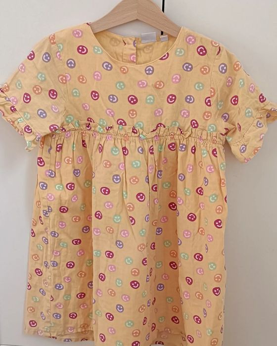 Vestido colorido menina