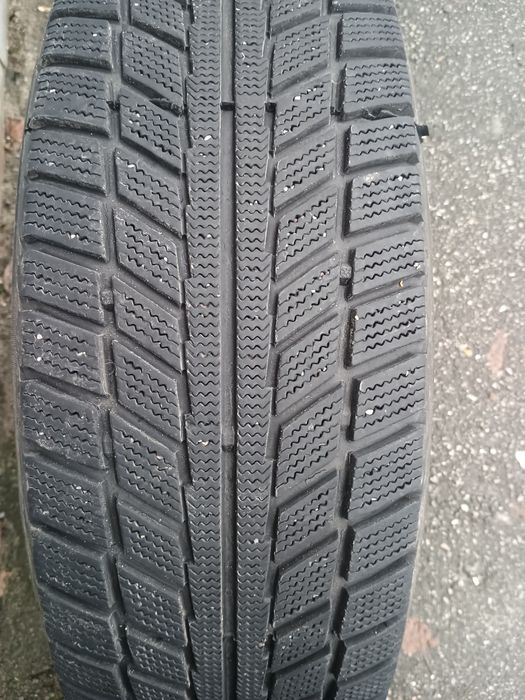Шини зимові 215/65 R16