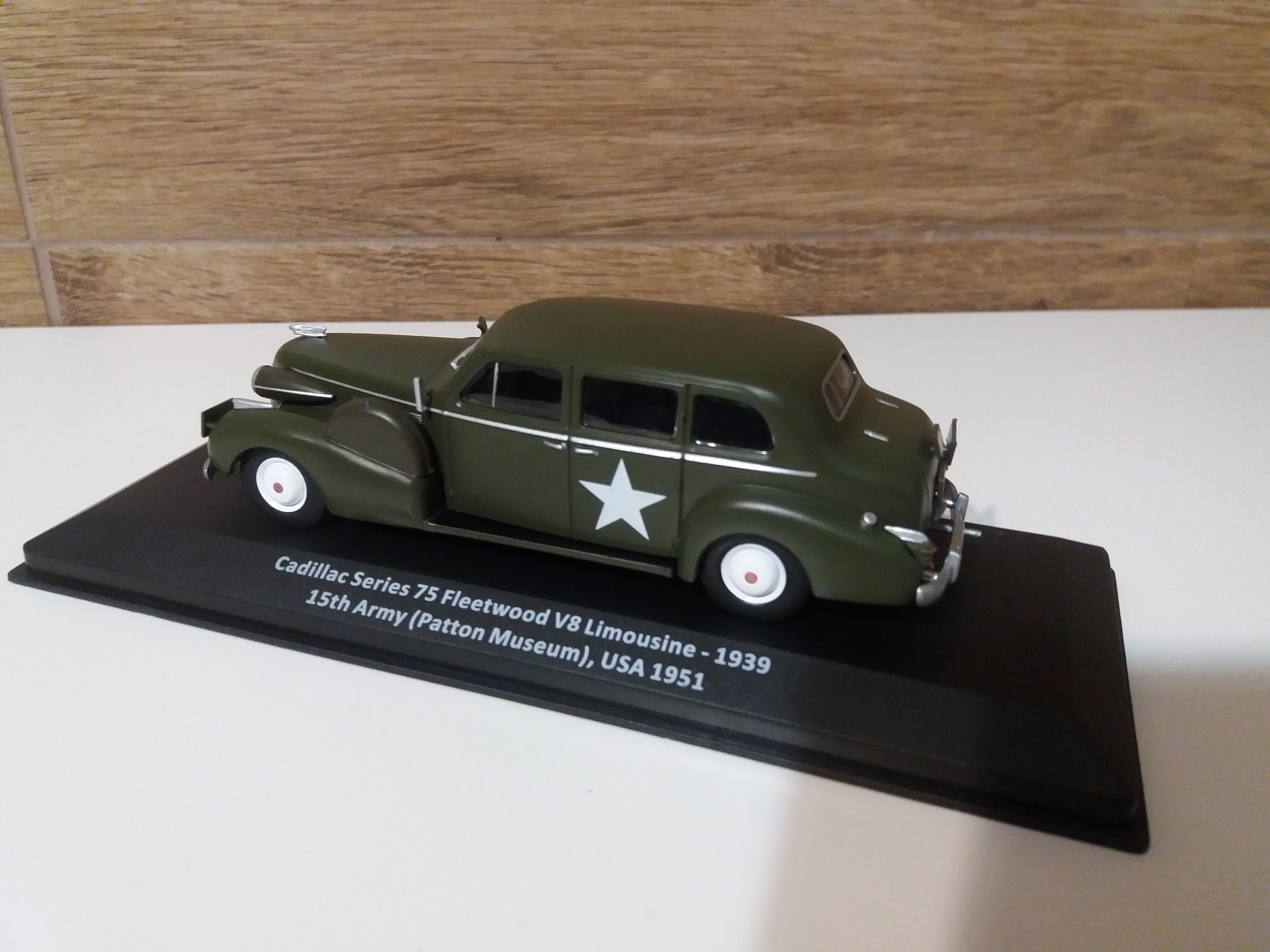 model Cadillac series 75 Fleetwood V8 limousine- 1939 15th Army