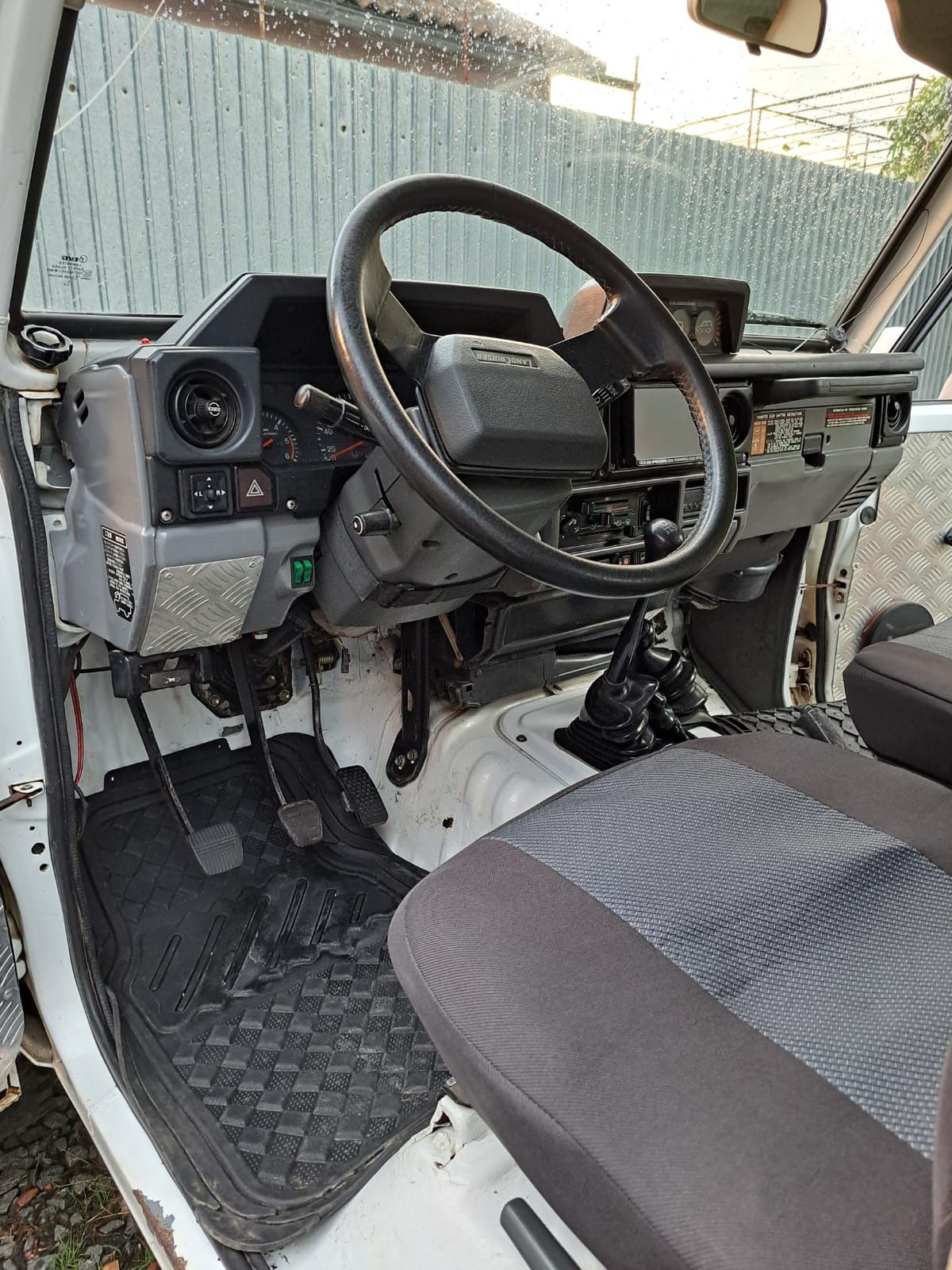 Продам TOYOTA LAND Cruiser 73