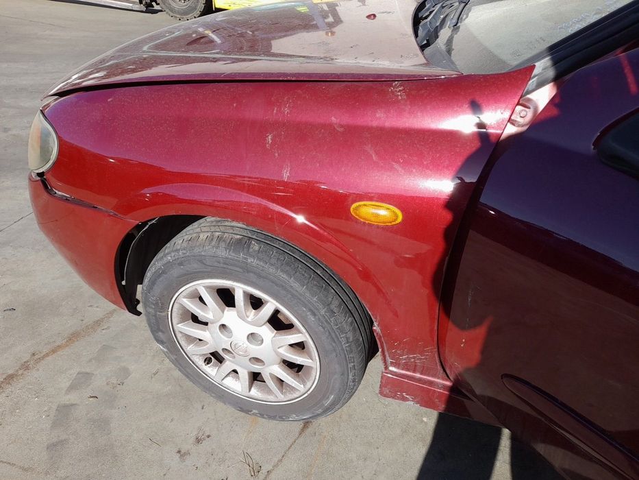 Guarda-lamas esquerdo NISSAN Almera II Sedan (N16)
