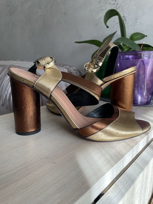 Босоножки 40 розмір