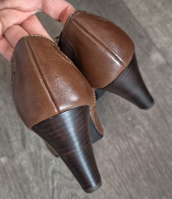 Шкіряні туфлі-оксфорди clarks броги на шнурівці  розмір 39