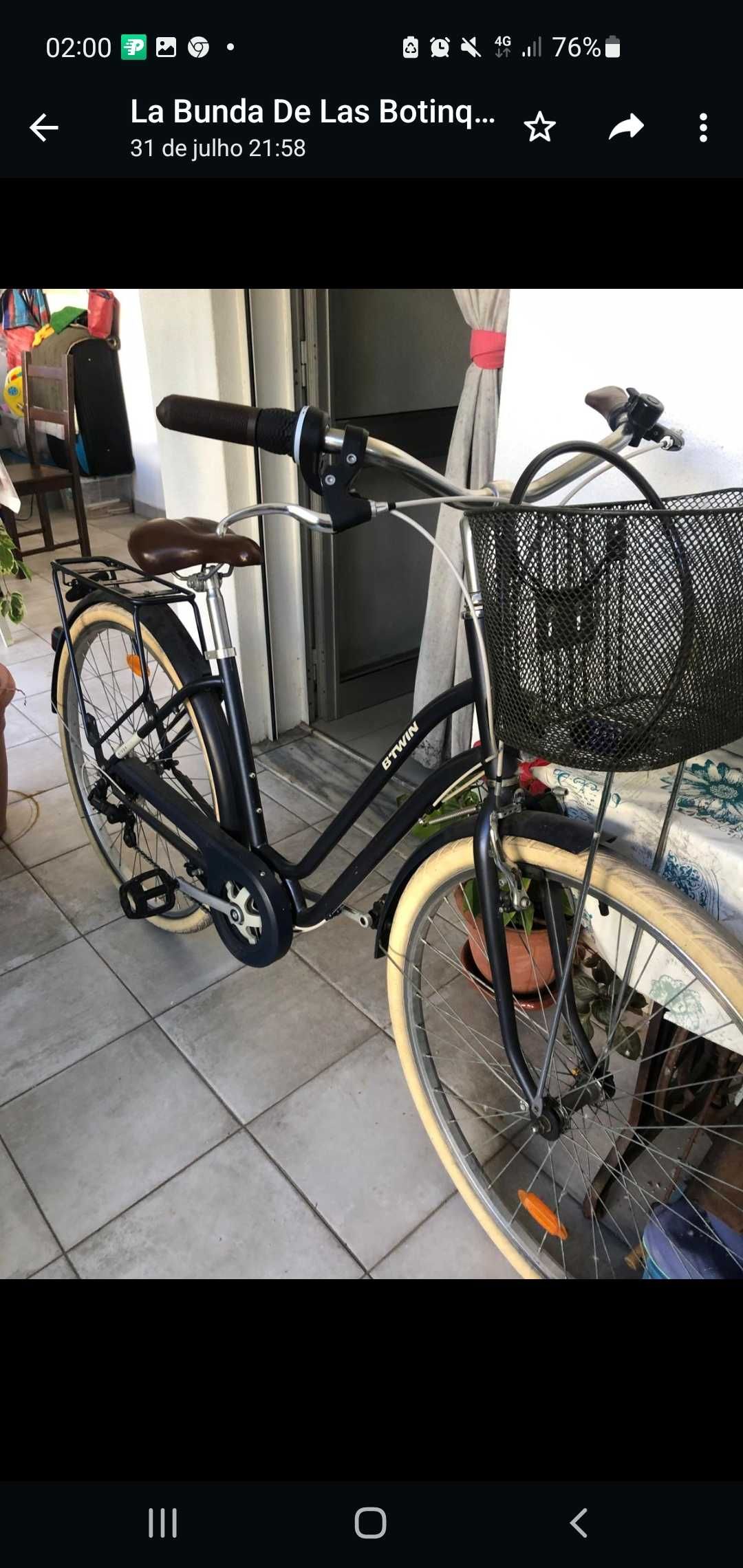 Bicicleta clássica  com cesta