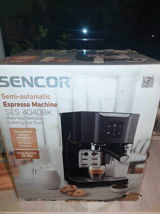 Ekspres ciśnieniowy kolbowy SENCOR SES 4040BK, Cappuccino, Latte