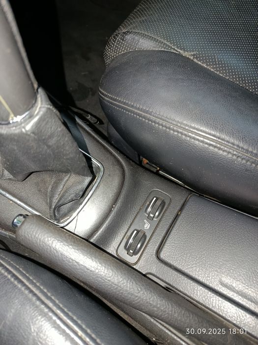 Тойота авенсіс т 25