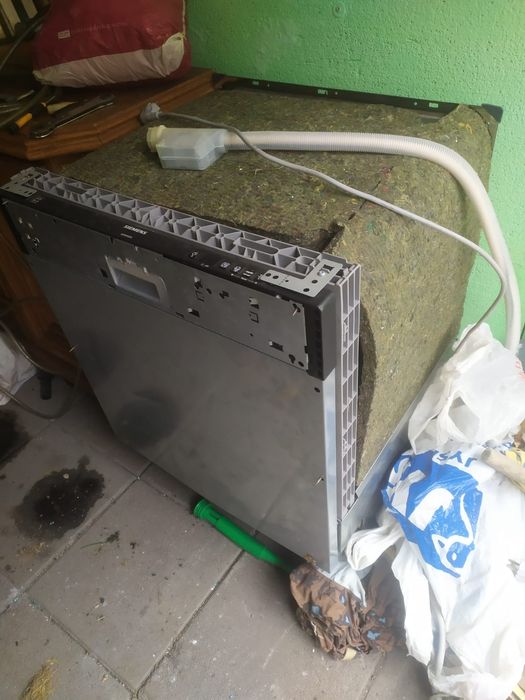 Sprzedam zmywarkę pod zabudowę nowa