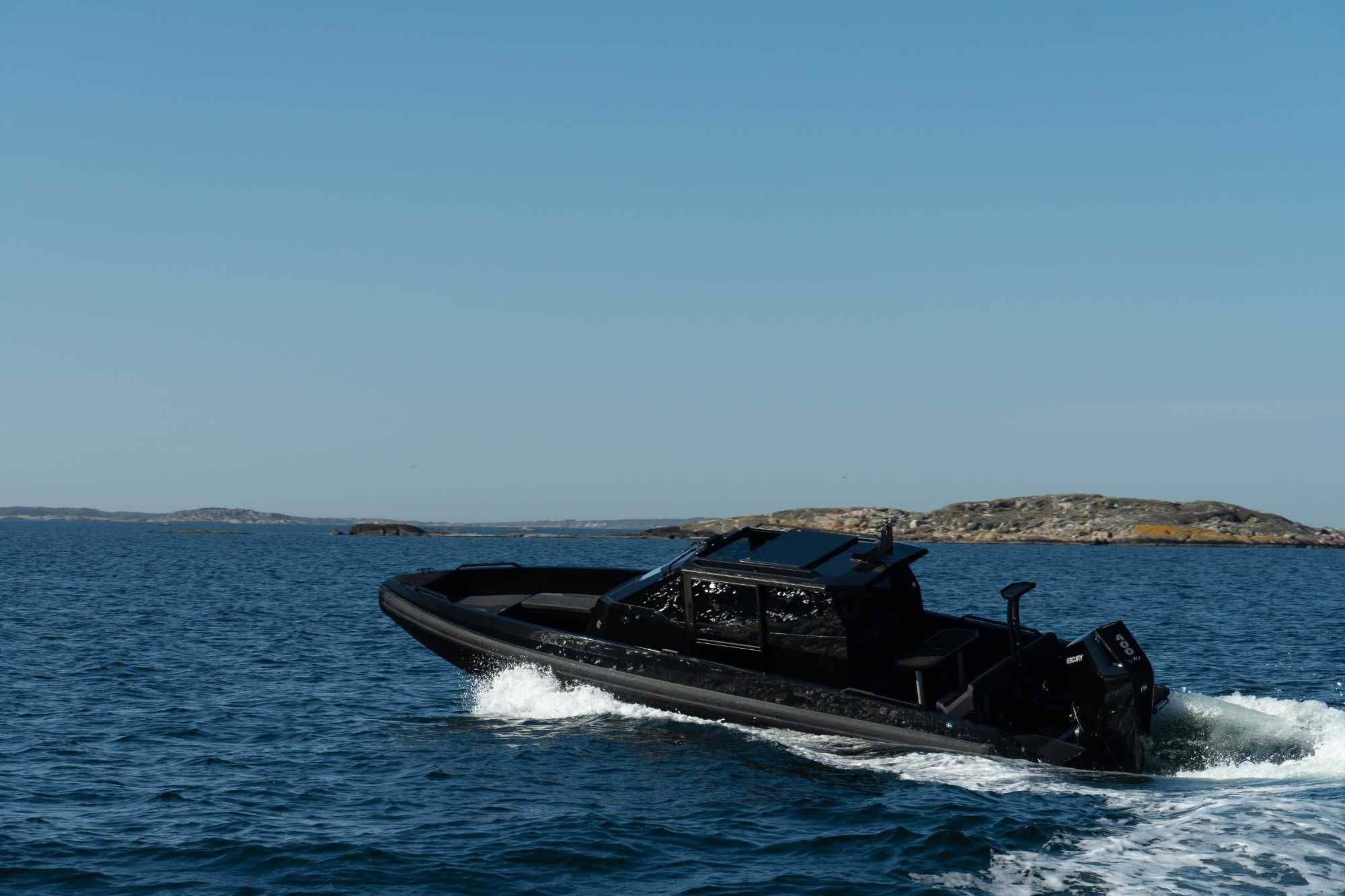 Iron 907 Coupe - sportowa łódź motorowa, jacht MBOATS - Olsztyn
