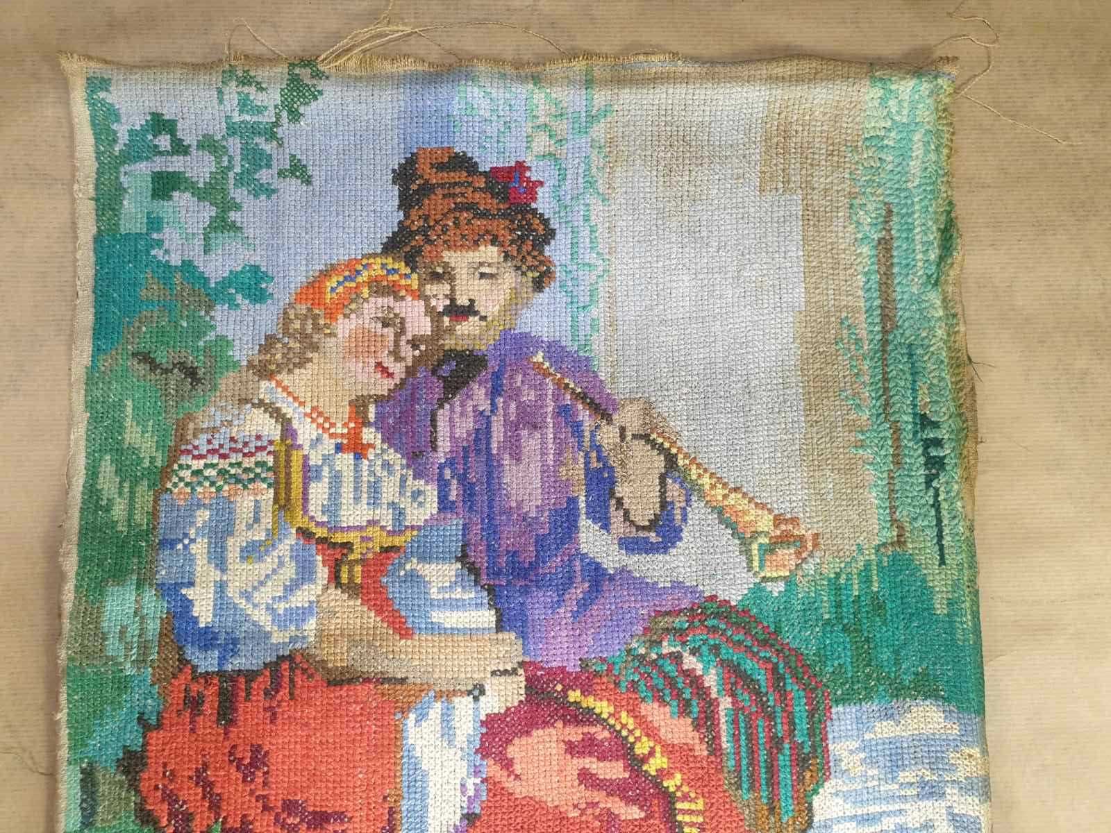 Старинная картина вышитая крестом .