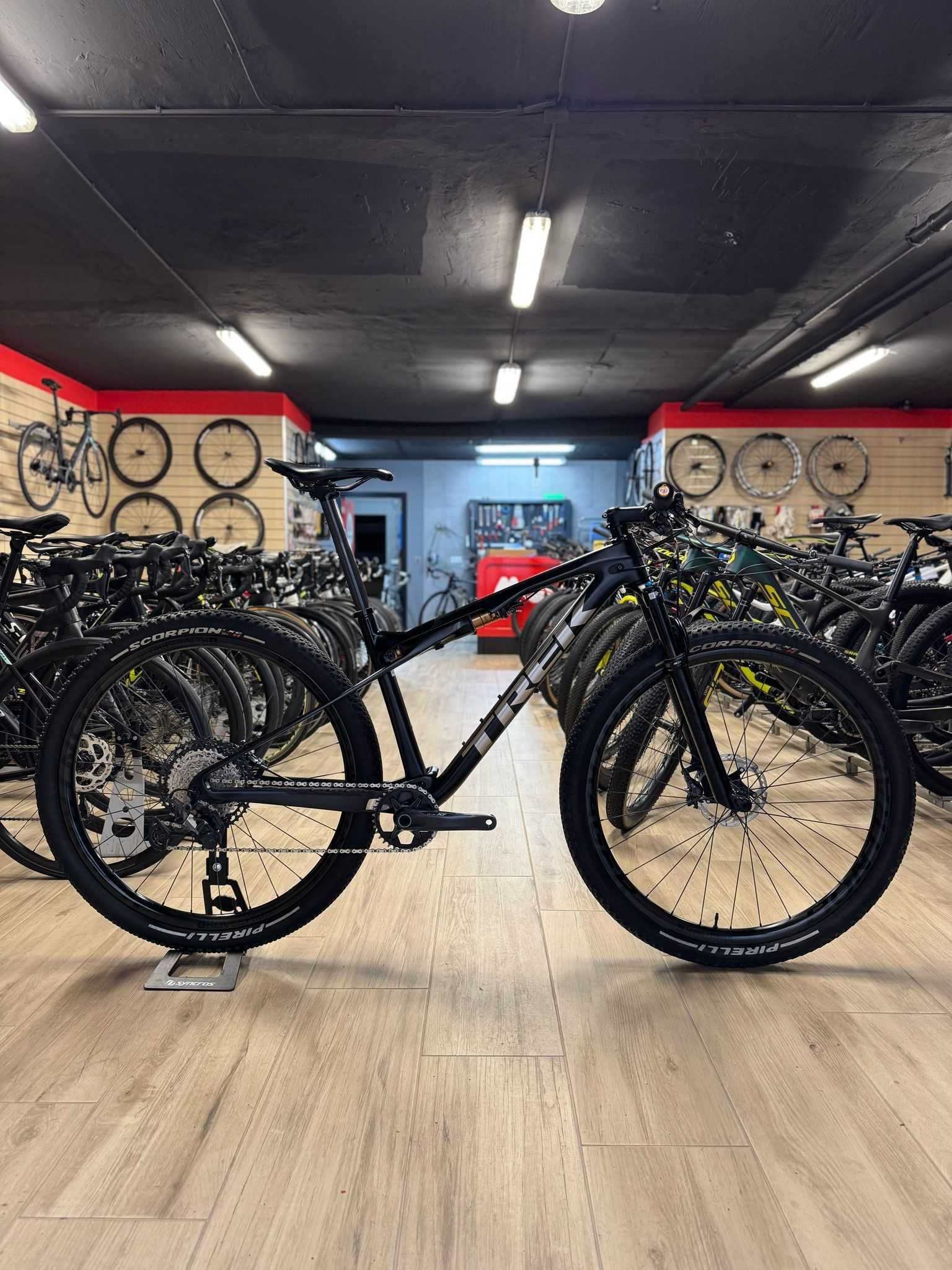 Trek Supercaliber  9.8 M/L