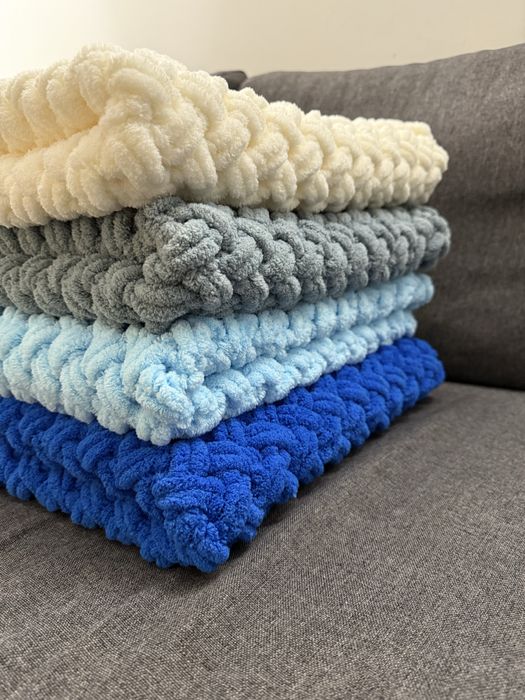 Вязані дитячі пледи