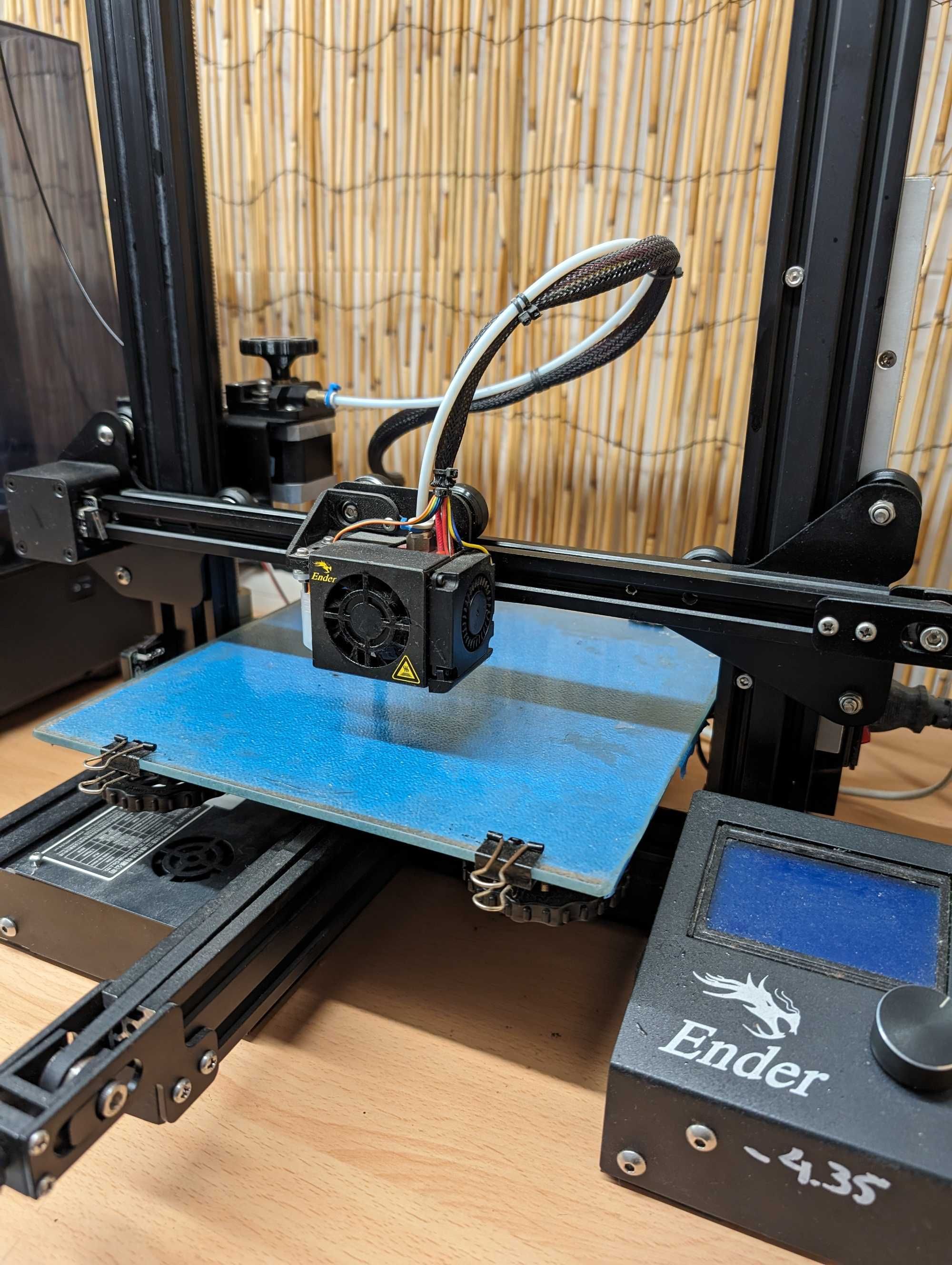 Impressora 3D Ender 3 com muitos upgrades
