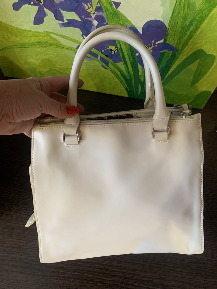 Сумочка женская фирмы Fiorelli