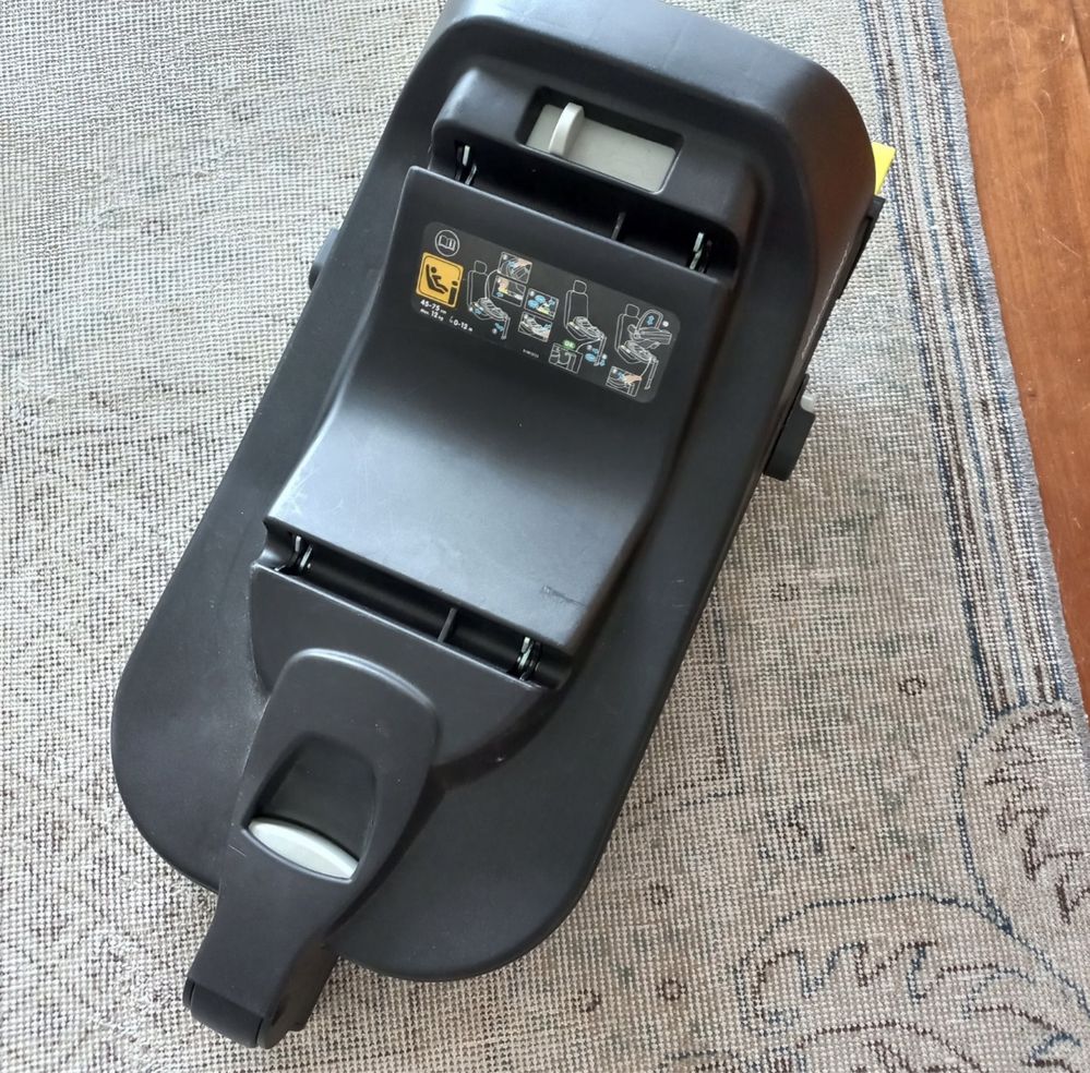 Carrinho MaxiCozi Zélia2 com ovo e isofix Tinca.