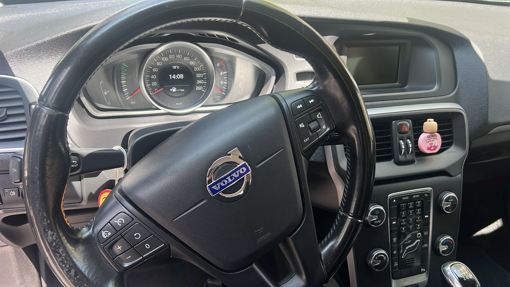 Volvo v40 impecável