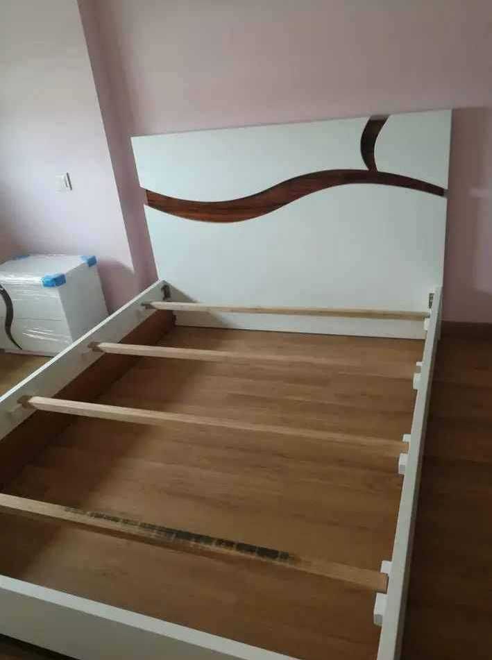 Cama de casal com colchão