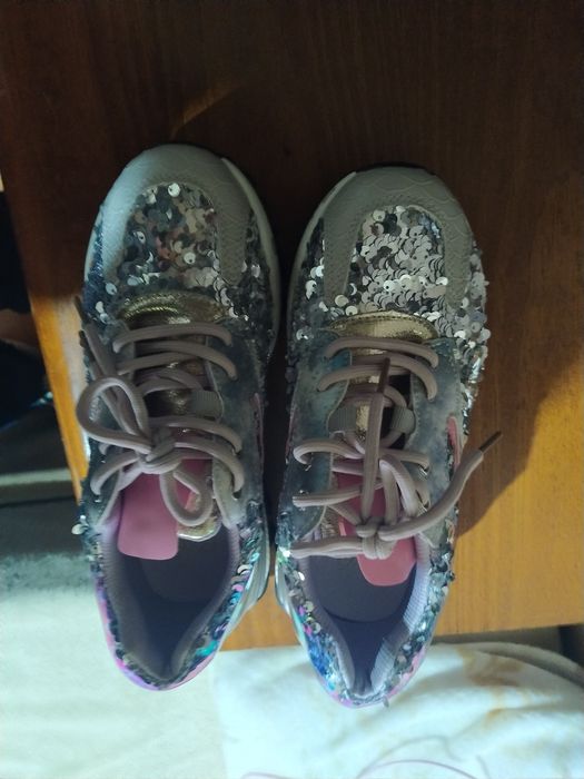 Sapatilhas exé como novas