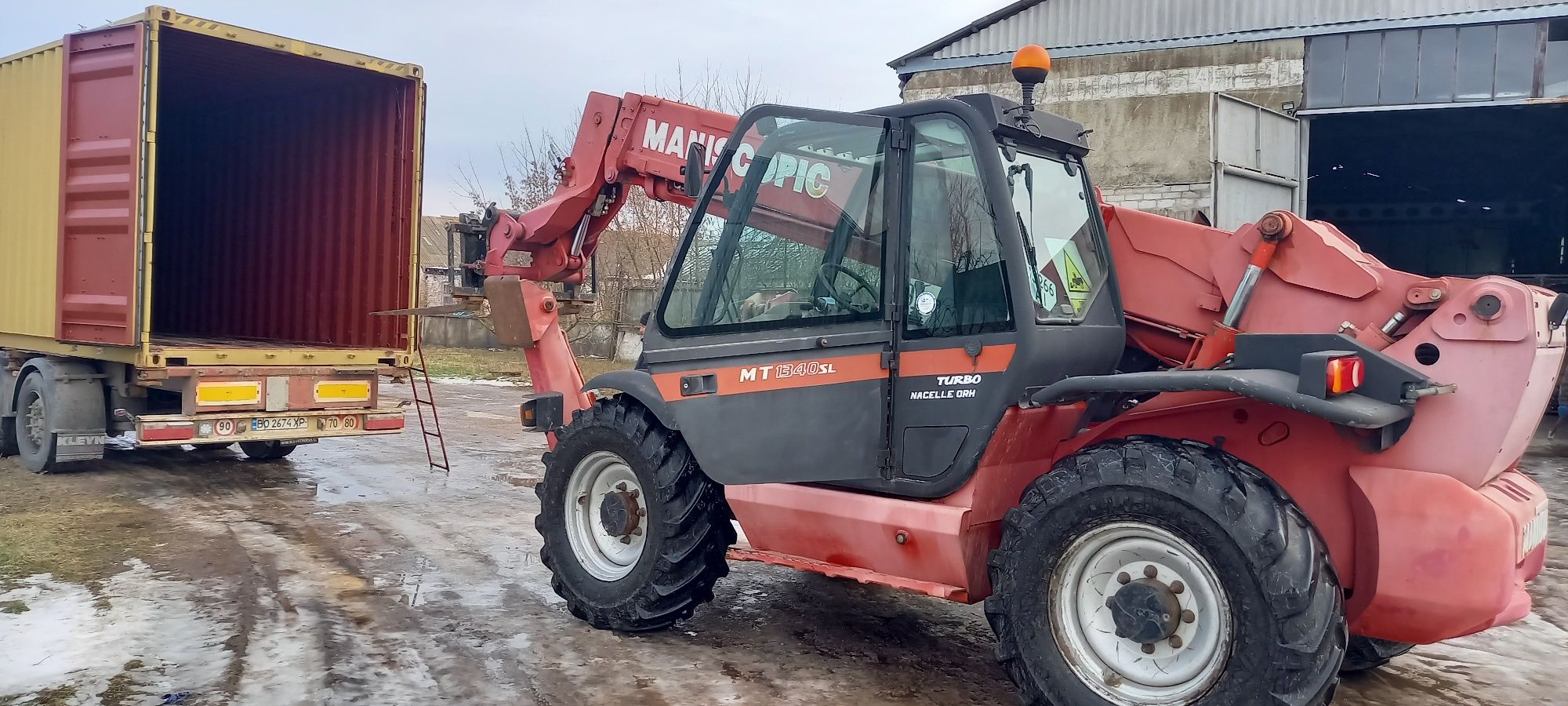 Маніту Березань Послуга Фронтальний телескопічний навантажувач Manitou